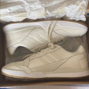 Adidas AR trainer brand new condition 12.5 no box